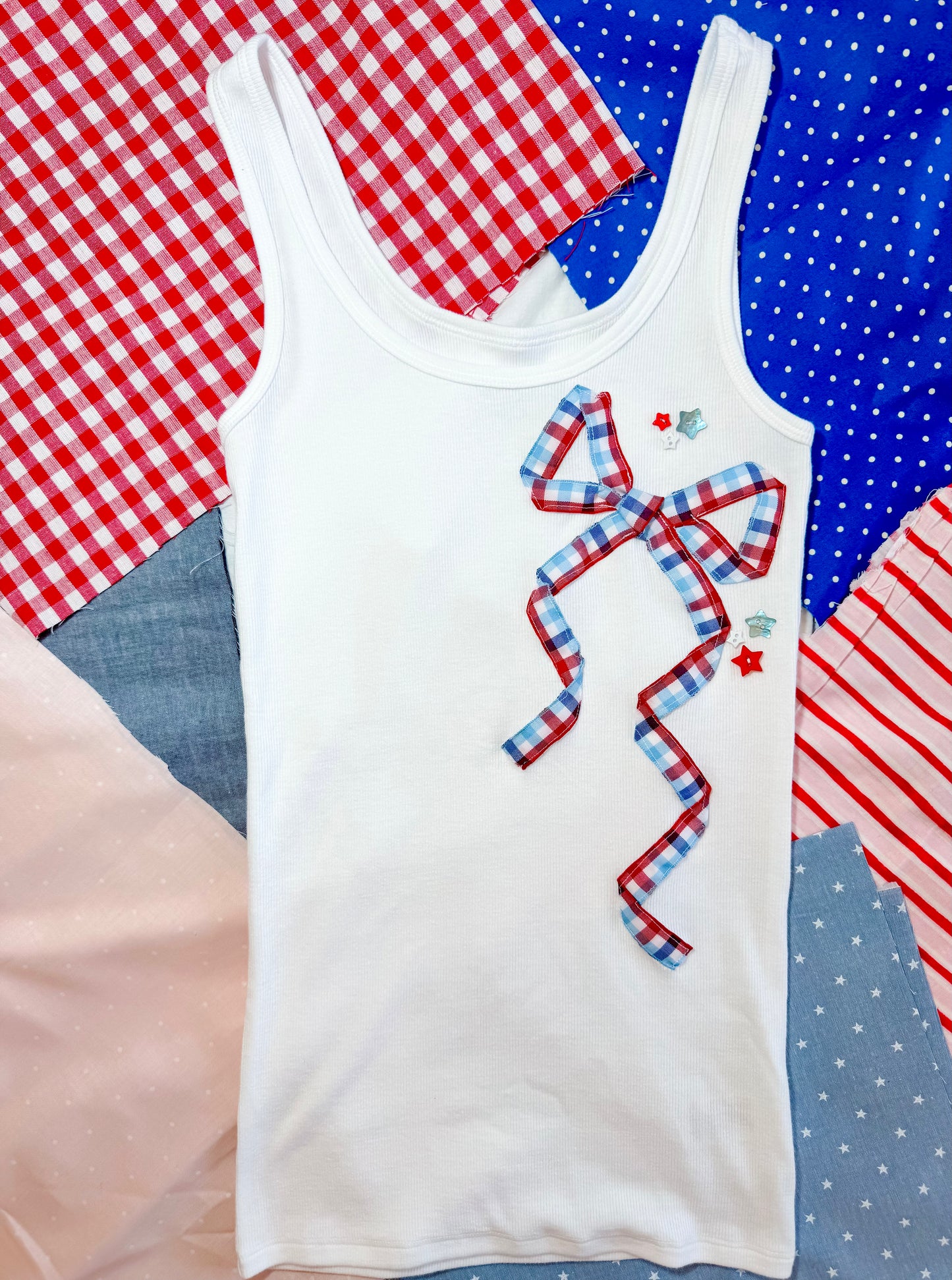 White July 4th bow tank