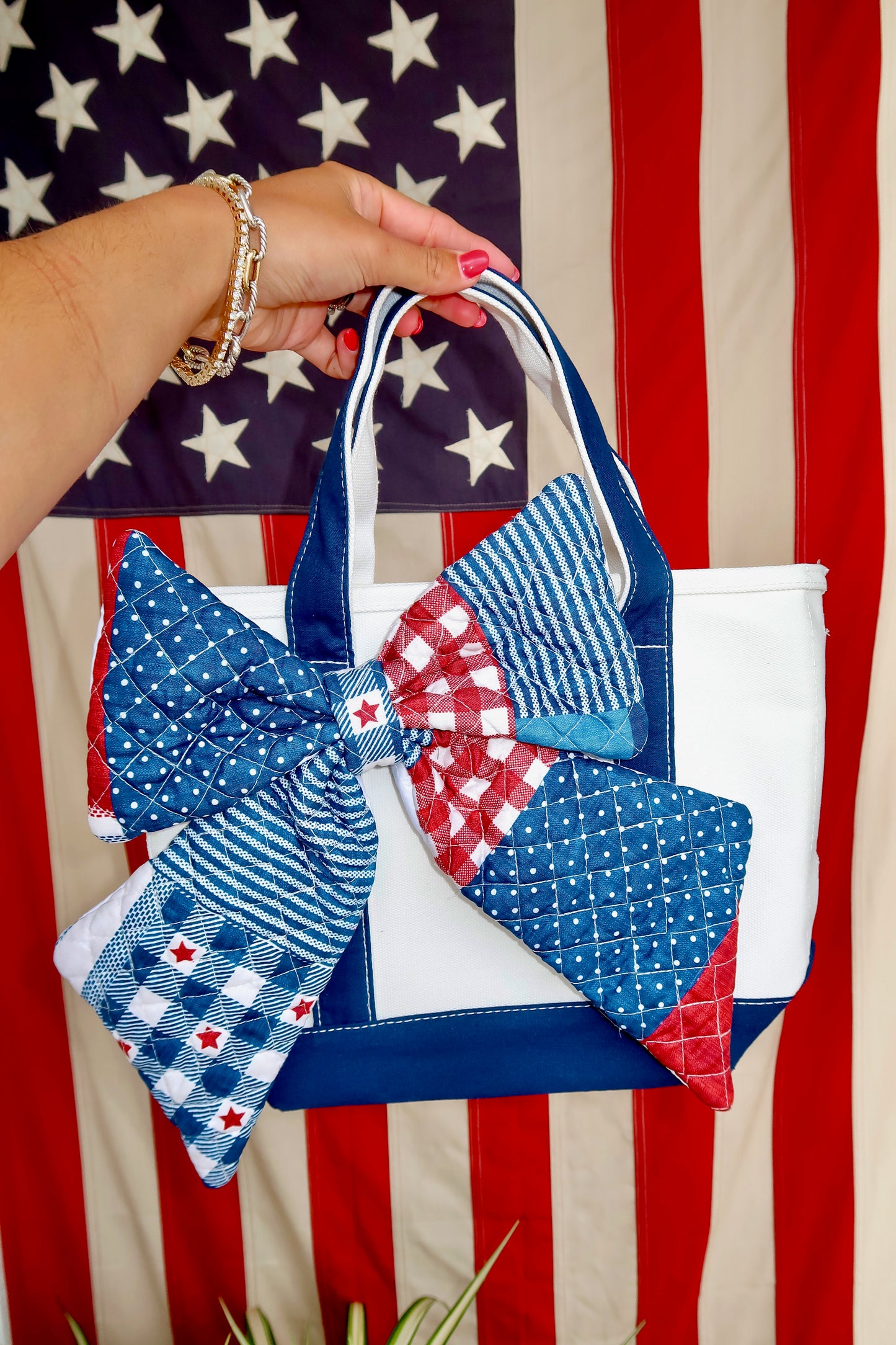 The Americana Bow Tote
