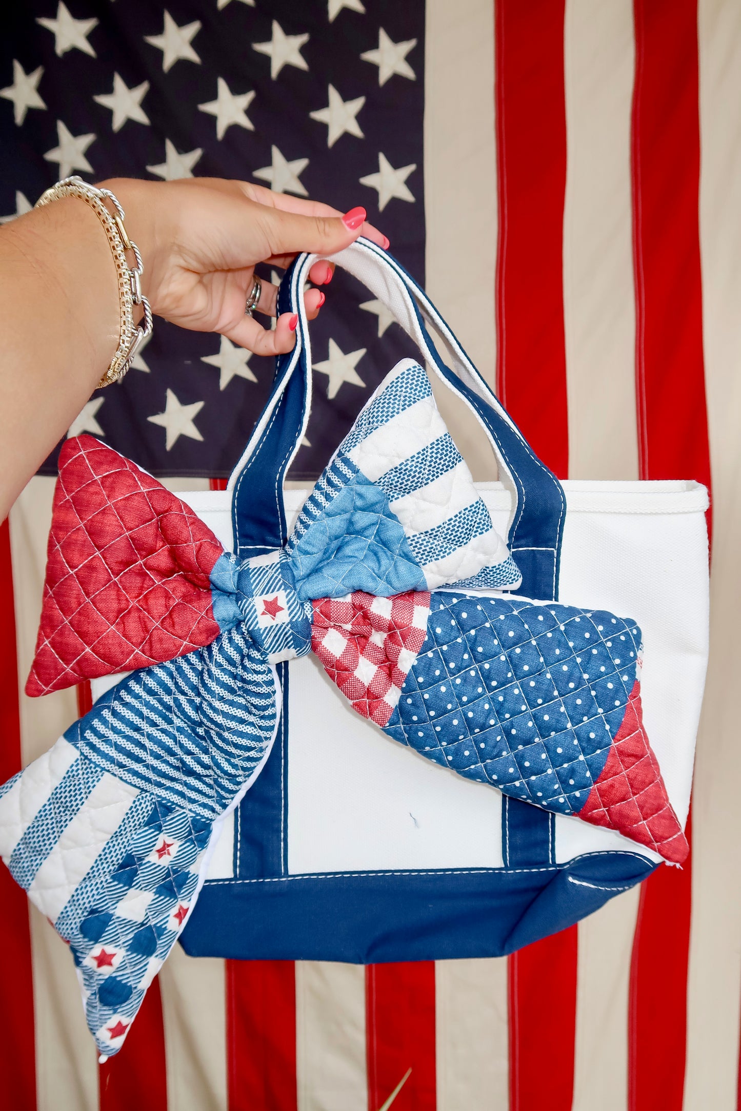 The Americana Bow Tote